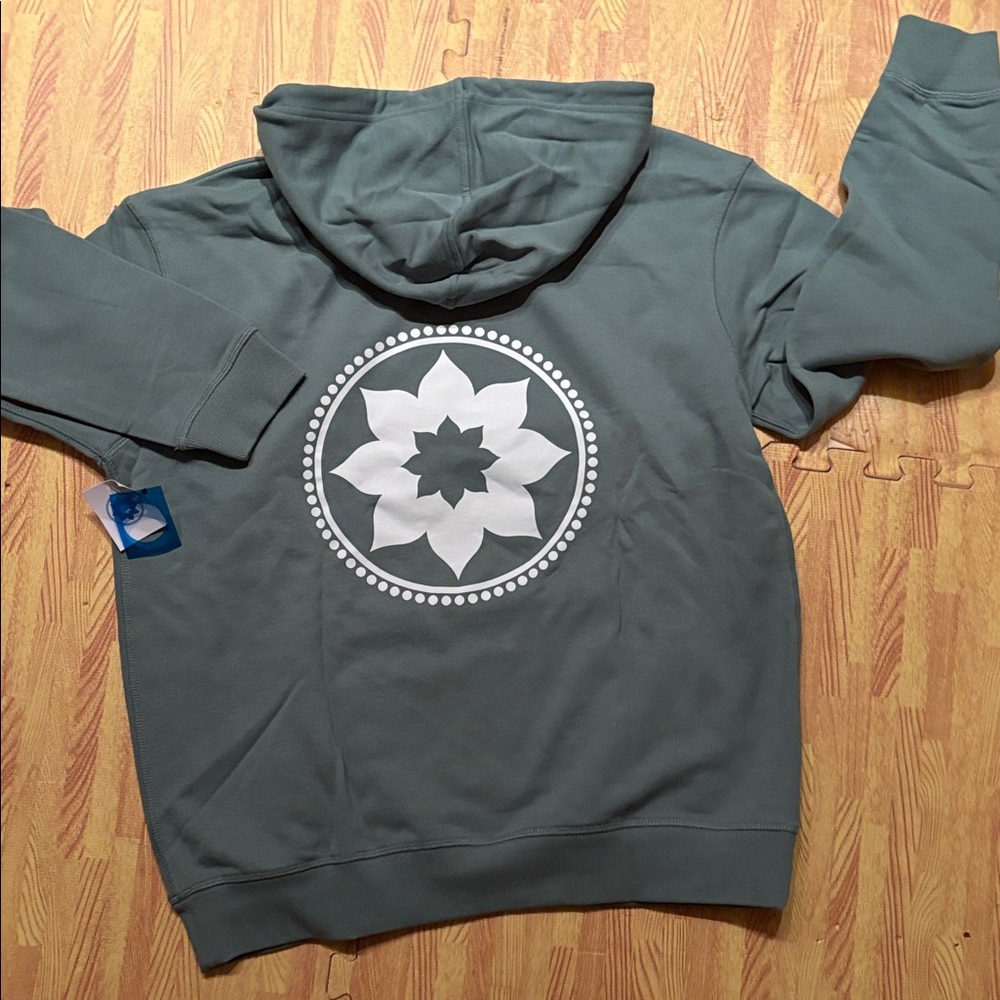 Club Pilates Green Lg Logo cotton hooded pullover sweatshirt Med